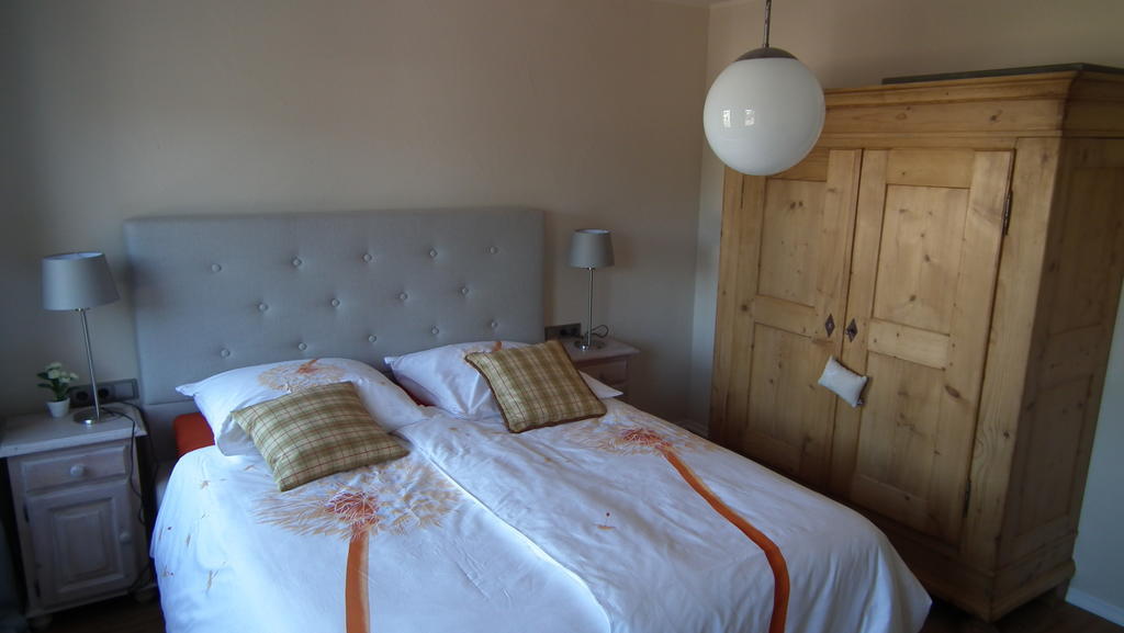 Hotel Cafe Del Maar Schalkenmehren Ruang foto